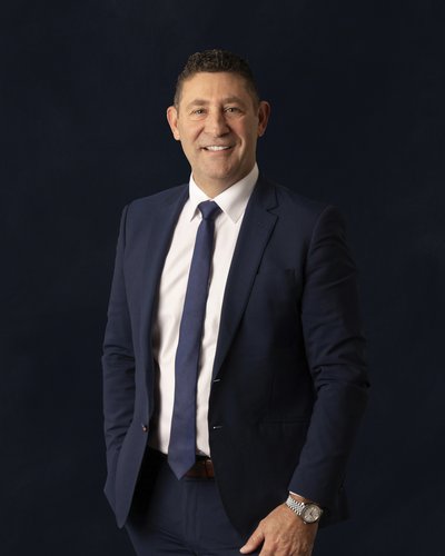 Agent Todd Newton from Glen Eira