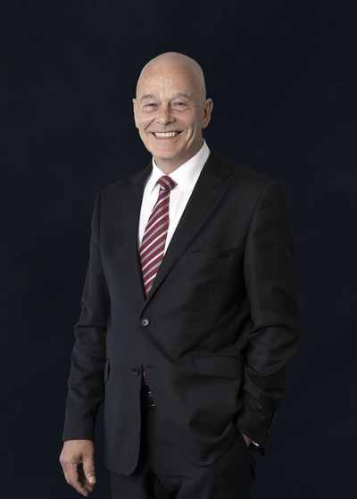 Agent Peter Cox from Manningham